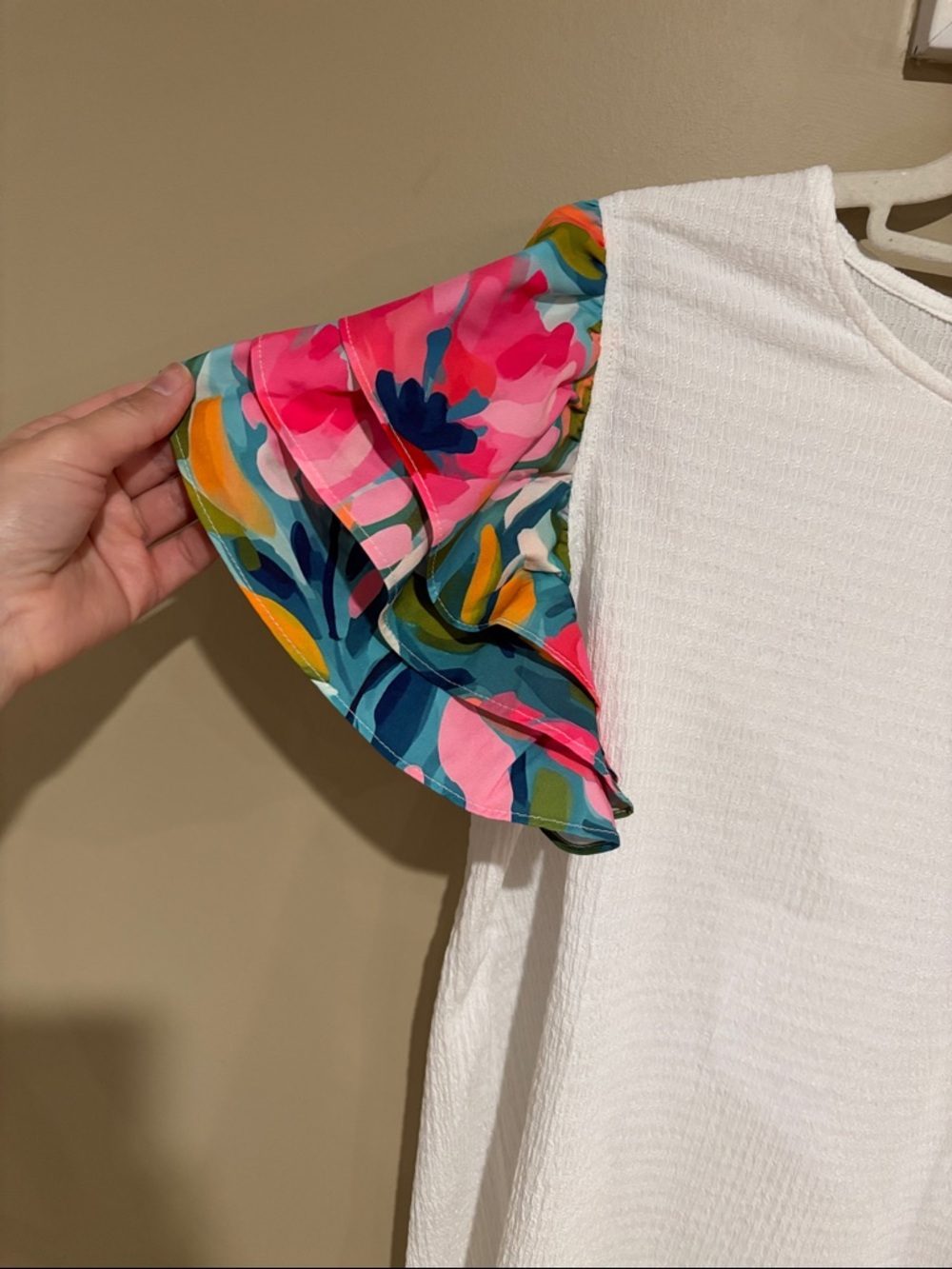 Jess Lea boutique flutter sleeve top - Picture 6 of 7
